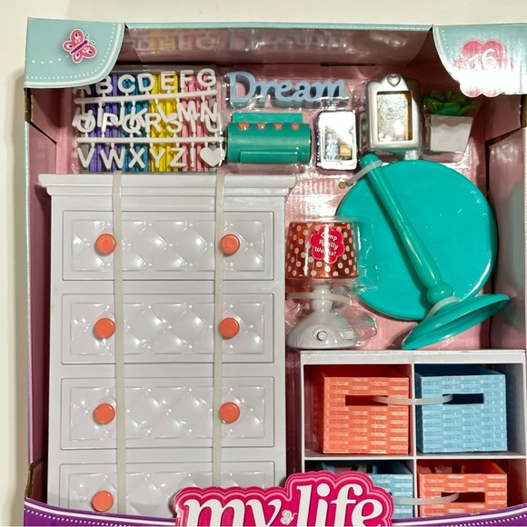 My Life As Bedroom Playset 16 Pieces NEW - Picture 3 of 4